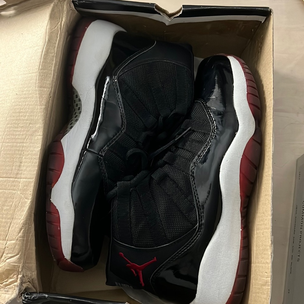 Nike Jordan retro 11s bred